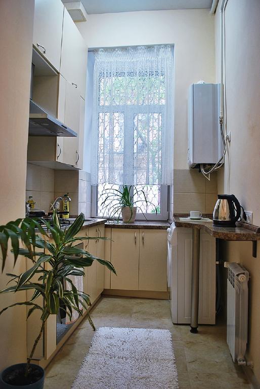 Classic Apartment On Zhukovskoho Odessa Exterior photo